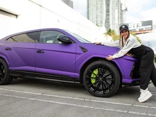 Фен продава Lamborghini Urus, спечелено от томбола на Шакира - няма пари за гориво и застраховка