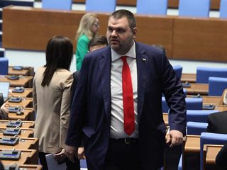 Делян Пеевски: Коалицията на пудела ще се радва малко на грабежа, после ще понесе отговорност