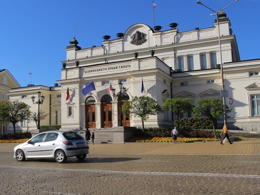 Окончателно - България излиза от две международни банки