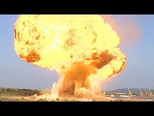 Вижте как избухва цистерна с пропан-бутан (Видео)