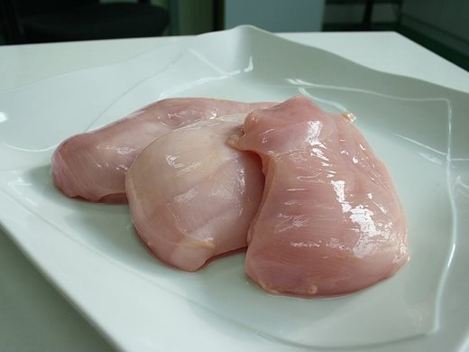 Най-малко 100 тона пилешко месо със салмонела на българския пазар