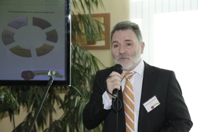 Д-р Александър Канчелов, директор на специализирана клиника за терапия на зависимост