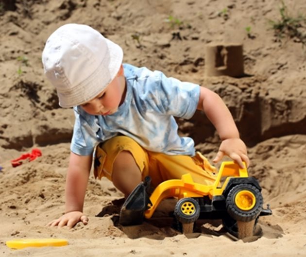 В сравнение с възрастните децата са в много по-пряк контакт със зони с животински изпражнения като почва, трева, пясъчници и локви