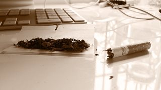 Полезни ли са марихуаната и новият вид „билка“