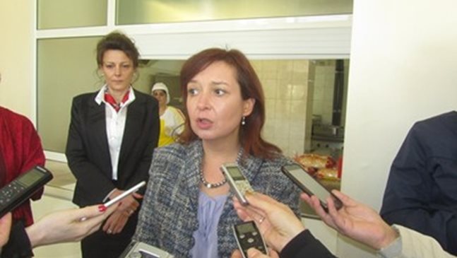 Русинова: Родителите - асистенти на деца с увреждания, ще получат по-големи помощи