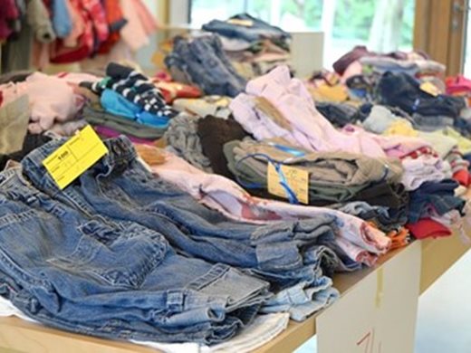 Провериха фирми за дрехи втора употреба в Разград