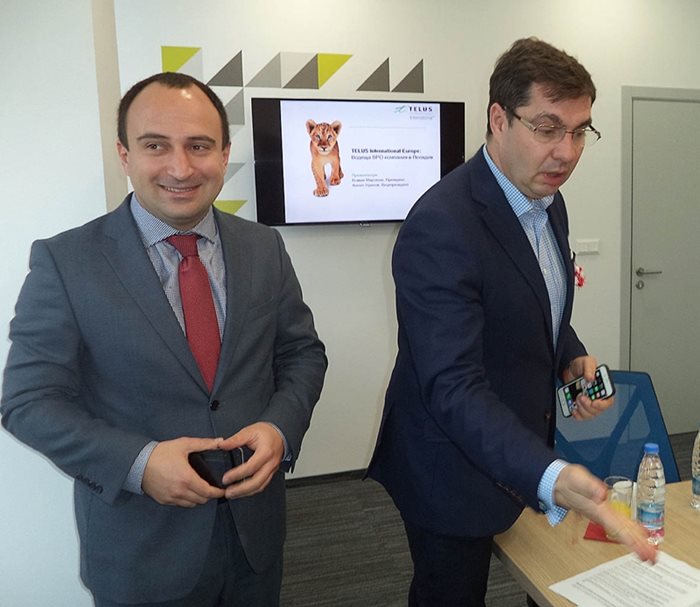 Зам.-кметът на Пловдив Стефан Стоянов (вляво) очаква до 3 г. да бъдат отворени близо 5000 нови работни места в най-бързо развиващия се сектор от икономиката на града