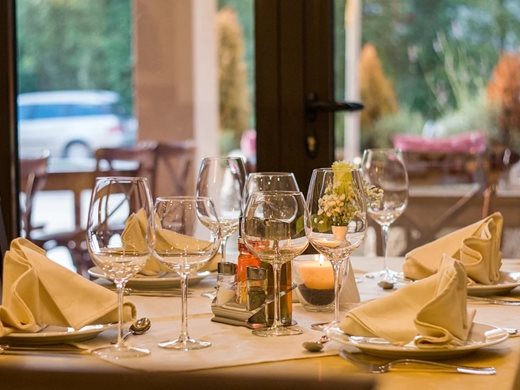 Заведенията: Удължаването на работното време на ресторантите в хотели за Нова година е дискриминационно