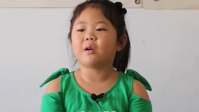 Гледайте историята на 7-годишната Мао, която рисува, в поредицата "Първите стъпки в изкуството" (Видео)