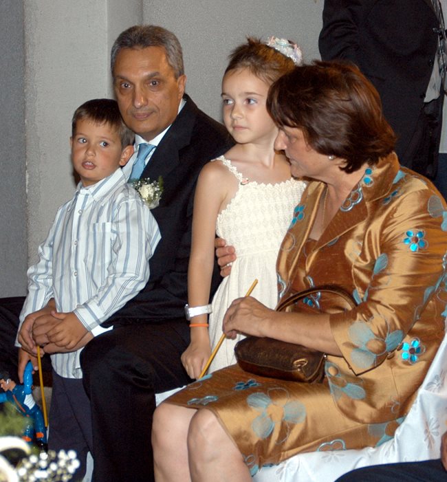 Елена и Иван Костови на сватбата на малката си дъщеря Яна.