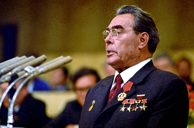 Обкръжението на съветския лидер Леонид Брежнев опитва да саботира опитите за тайни преговори между двете суперсили.