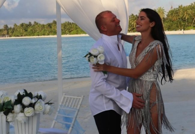 Даниел Бачорски и любимата му Атанасия вдигна сватба на Малдивите СНИМКА: Инстаграм/angellovaaa
