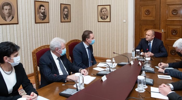 Президентът Румен Радев прие днес на „Дондуков“ 2 представители на ръководството на Конфедерацията на работодателите и индустриалците в България. Снимка прессекретариат на държавния глава