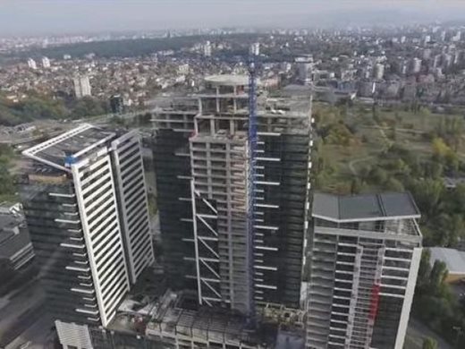 Вижте строежа на 121-метровия небостъргач в София (видео)