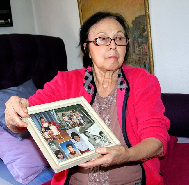Баба Елисавета от години събира снимки на внучката си Цветана