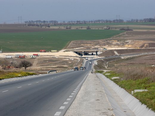 От понеделник се възстановява тежкотоварният трафик по автомагистрала „Хемус“ в посока София
