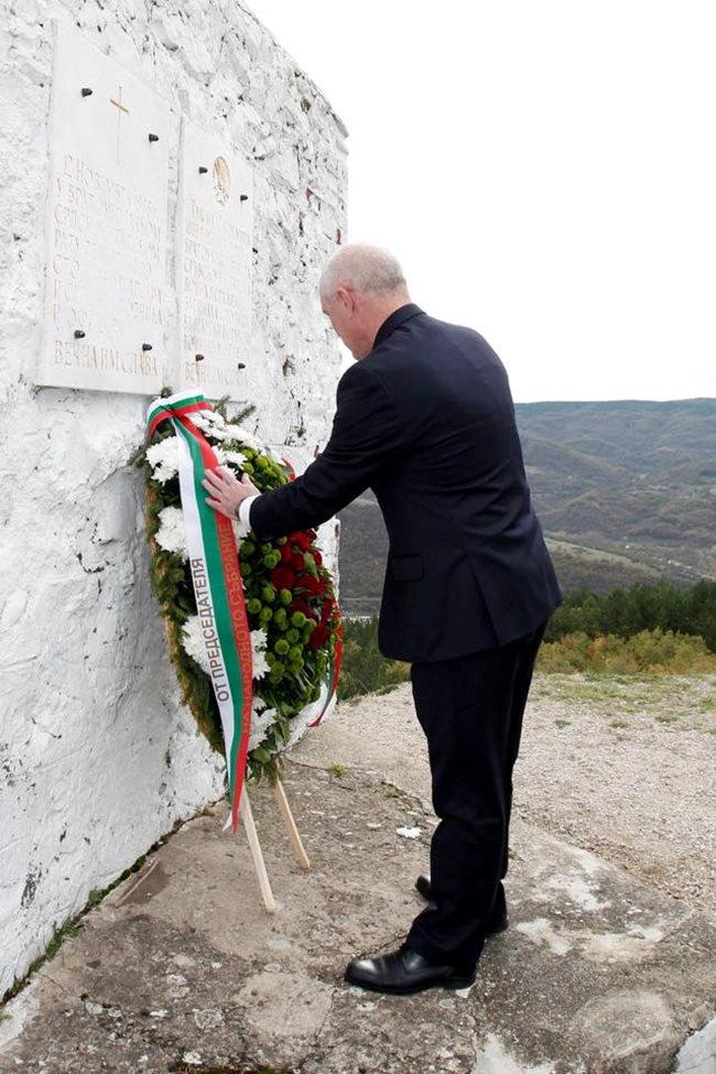 При посещението си в Сърбия Главчев поднесе венец на Нешков връх в памет на загиналите в Сръбско-българската война.