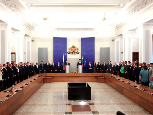 Новите министри с по-високи заплати, Гълъб Донев взема с 445 лв. повече от Кирил Петков