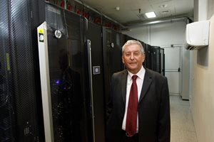 Проф. Стоян Марков от години се занимава със суперкомпютри.