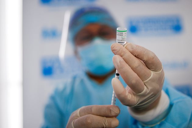 Много хора вече се имунизираха срещу коронавируса
 СНИМКА: РОЙТЕРС
