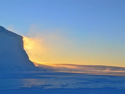 Учени създадоха апарат за измерване на температурата на водата под антарктическия лед