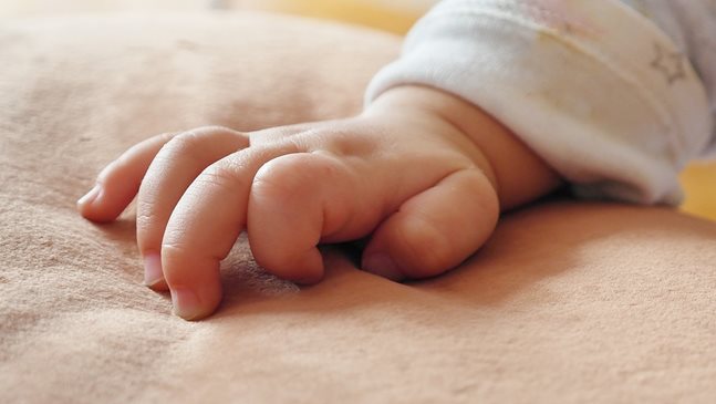 Роди се първото бебе в САЩ от присадена матка