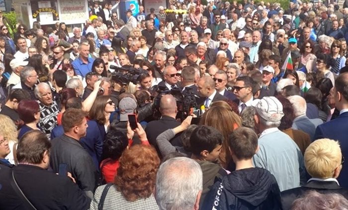 Румен Радев в Асеновград днес Снимка: Президентството