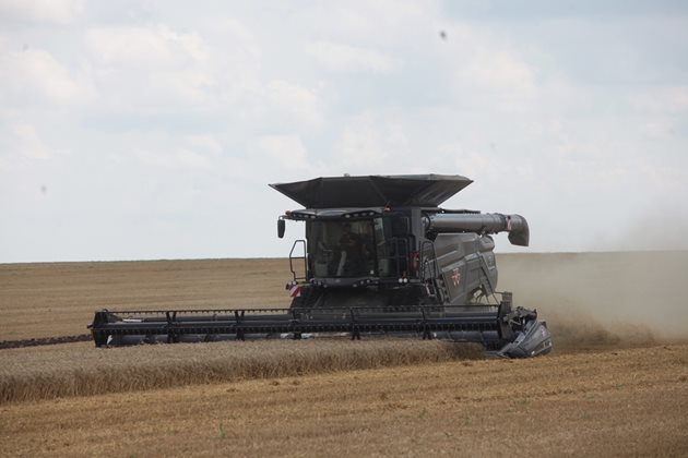 Всеки земеделец би искал да има в стопанството си поне една такава машина, каза Даниел Димитров, председател на СК "Единство"