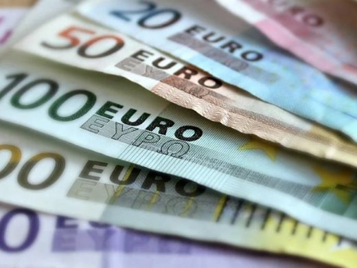 Брюксел: Еврозоната върви към рецесия в края на 2022 г.