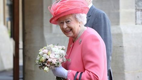 Кралица Елизабет с щедър подарък за Хари и Меган