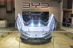 Този китайски BYD вече чупи рекорди за скорост.