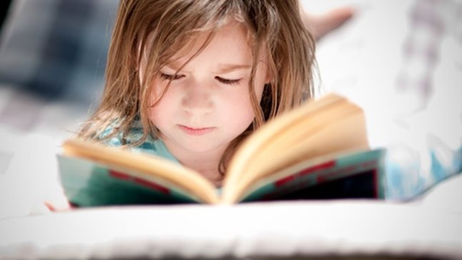 Детето ви се затруднява да чете? Може да страда от ушна инфекция