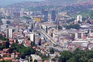 Сафари в Сараево: Богати чужденци плащали, за да убиват със снайпер хора?