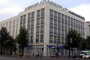 В схемата попаднала и огромна сграда на булевард “Унтер ден Линден”, някога използвана от руската държавна авиокомпания “Аерофлот”.