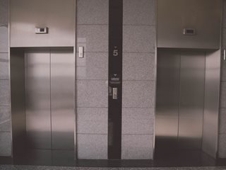 Всяка година пускат по 5000 асансьора, а обучават едва 50-60 техници

да ги поддържат