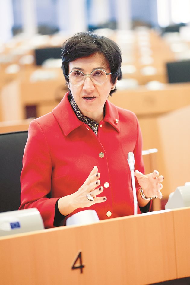 Мария до Сеу Антунеш, португалския министър на земеделието. Източник: EP/Alain ROLLAND
