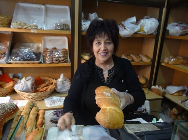 Мария Михайлова е Странджата за българите в Комотини. Нейният хляб, полят с пресен зехтин, е чудесна храна.