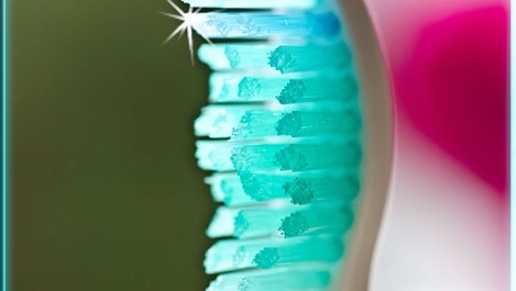 3 умни джаджи за почистване на зъбите