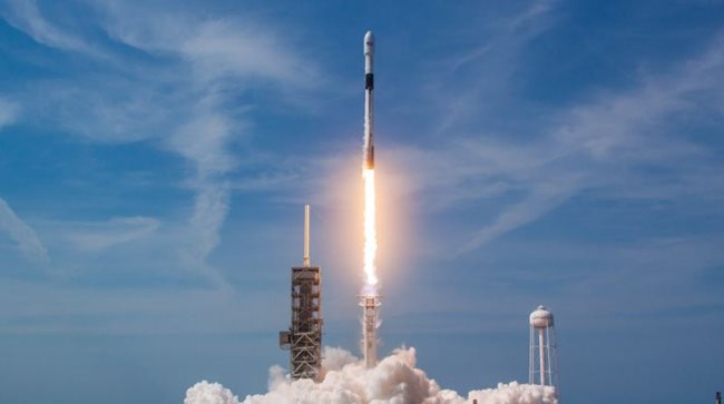 Ракетата-носител Фалкон 9 СНИМКА: туитър/SpaceX