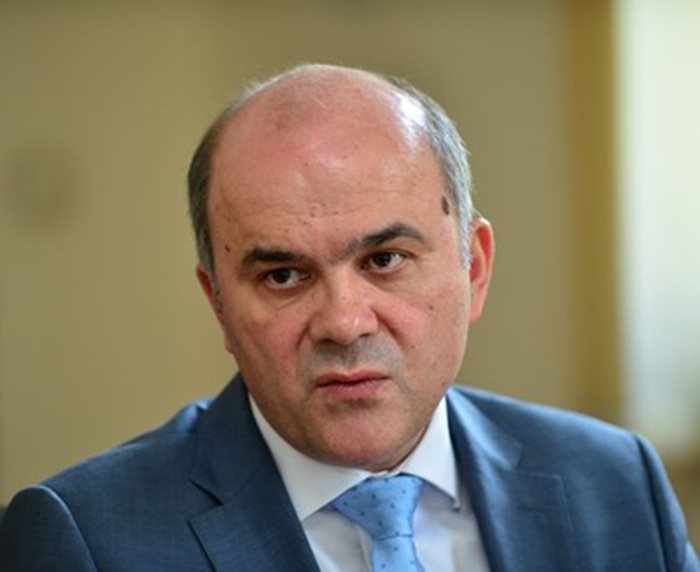 Социалният министър Бисер Петков. СНИМКА: Архив