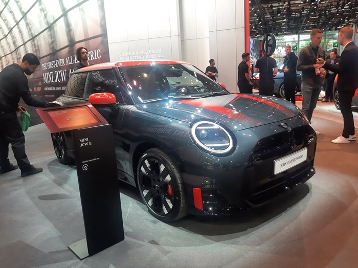 Първото електрическо Mini John Cooper Works