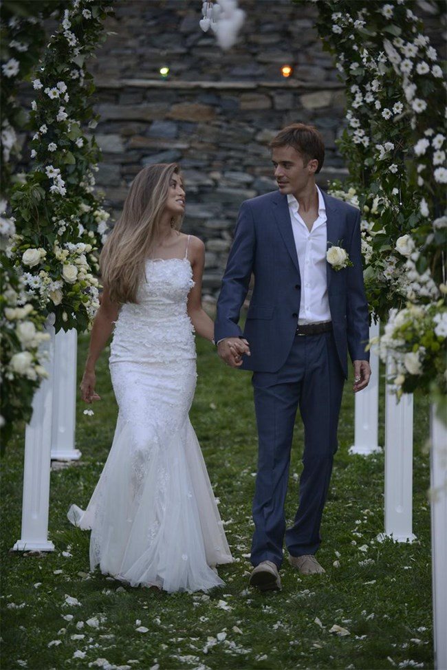 Ники и Саня на венчавката си на 25 август 2012 г.  СНИМКИ: ЛИЧЕН АРХИВ И ИНСТАГРАМ