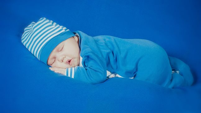 Успокояващ предмет помага на бебето по-лесно да заспива само