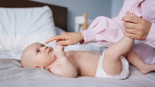 Дискомфорт в стомахчето на бебето - на какво се дължи?