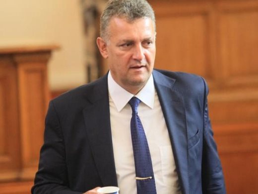 Министърът освободи бившия шеф на БЕХ Валентин Николов и от борда на директорите (обновена)