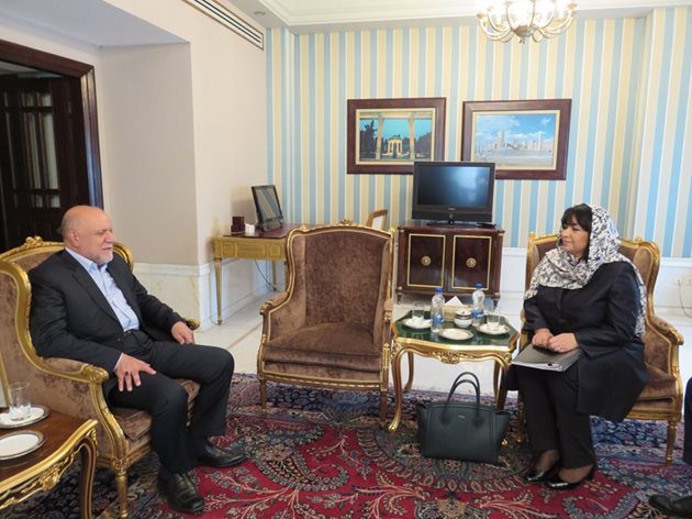 Теменужка Петкова и петролният министър на Иран Бижан Намдар Зангане