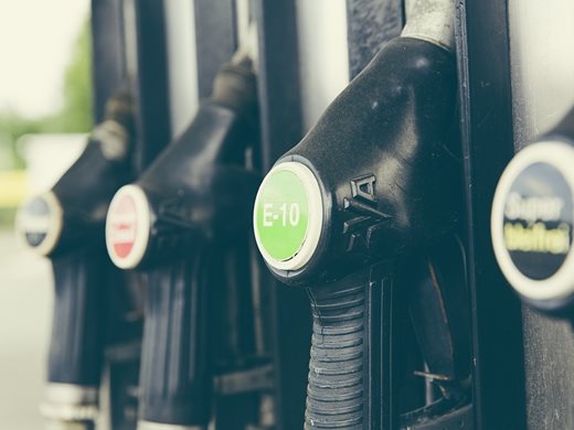 Отстъпката от 25 стотинки за гориво ще приключи до края на ноември, заяви експерт