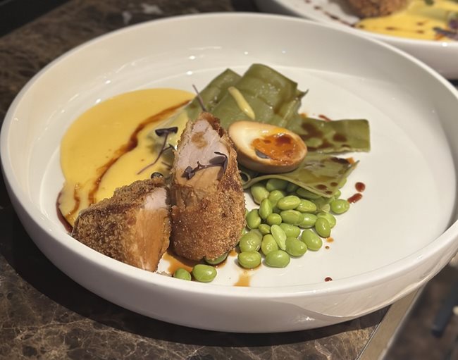 „Катцу свинско филе“ е традиционна японска рецепта с европейска визия, което изкуши сетивата и небцата на гостите и им донесе пълна наслада.