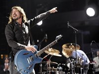 Foo Fighters се пенсионират... един от друг