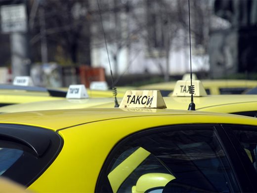 Таксиджиите се отказват от метана и планират вдигане на цените